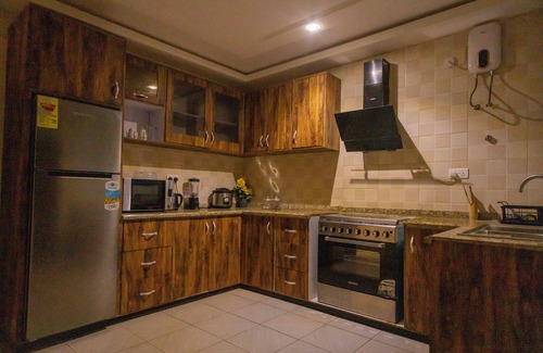 Sekondi-Takoradi Apartment | 2 bedrooms apartment, 4 guests, Starlink WiFi, DSTV, Netflix, free parking