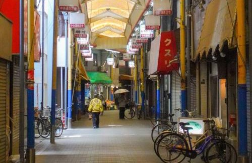 Nishinari Apartment | Experience 鯉: Pet-Friendly Retreat with Top Guest Ratings