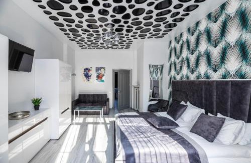 Lviv City Center Apartment | Inviting 2-Bedroom Apartments Levia - Rated 9.9/10!