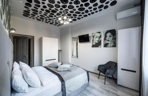 Lviv City Center Apartment | Inviting 2-Bedroom Apartments Levia - Rated 9.9/10!