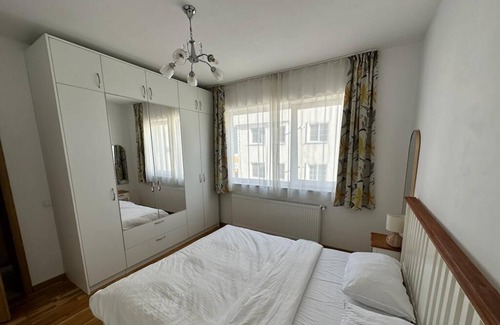 Cluj-Napoca Apartment | Family-Friendly 2-Bedroom Apartment with Parking & Pool