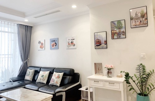 Ben Nghe Apartment | Central 2-Bedroom Retreat with Pool, Gym & Great Views