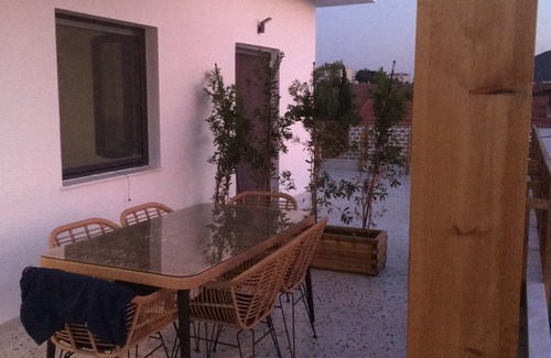 Khalkis Apartment | Bay View Penthouse with Balcony and Spa Amenities