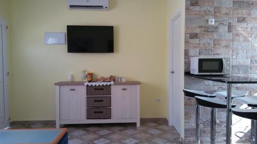 Los Arenales del Sol House | Two-Bedroom Retreat with Pool and WiFi in Elx
