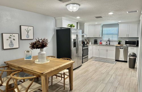 Bearss Plaza Villa | Cozy 2-Bedroom Retreat with Kitchen and Spa Amenities