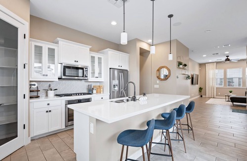 Chandler House | Discover Comfort at 2 Beds 2.5 Baths Chandler Hotel