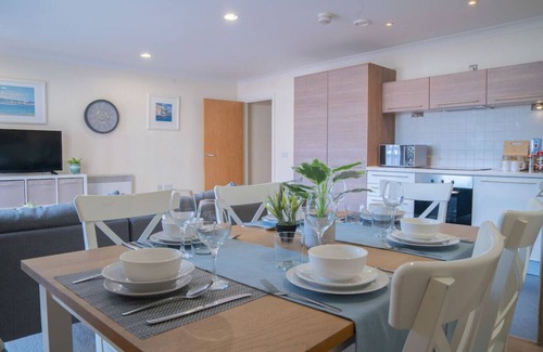 Theatreland Birmingham Apartment | Modern 2-Bed Flat Steps from City Centre & Key Amenities