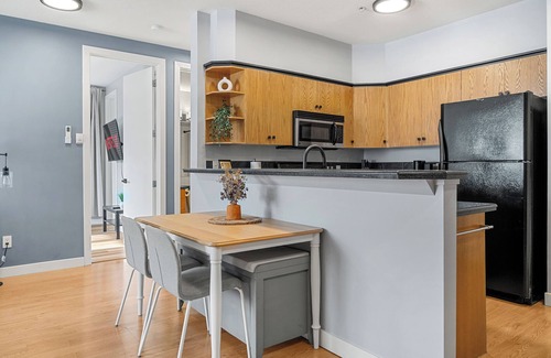 Mission District Condo | Family-Friendly Retreat with AC, Patio & Spa Access