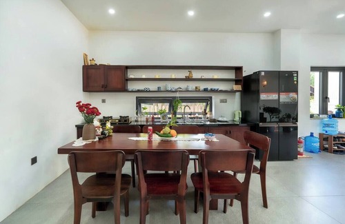 Hue Villa | 2 beds in a room pool view