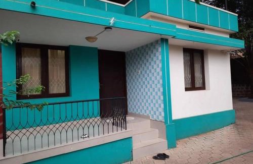 Adyar House | Ideal 2 BHK House with Parking for Up to 10 Guests