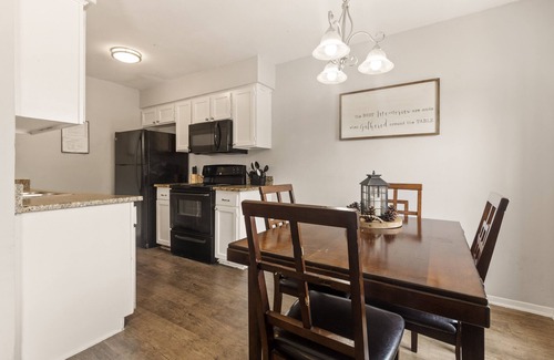 Central Arlington Apartment | Convenient Stay Near AT&T Stadium with Cozy Beds & Spa