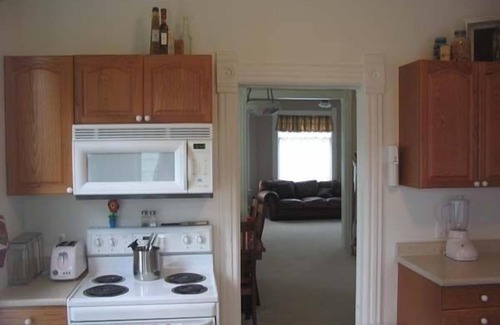 Nauvoo House | Conveniently Located Near Nauvoo Temple & Historic Sites