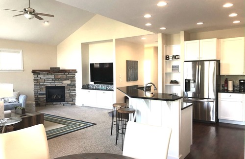Kiwanda Shores House | Family & Dog-Friendly Retreat Just 2 Blocks from Beach!