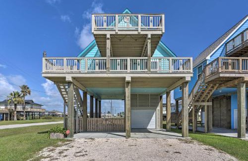 Surfside Beach House | Family-Friendly Surfside Beach Home Steps from the Gulf