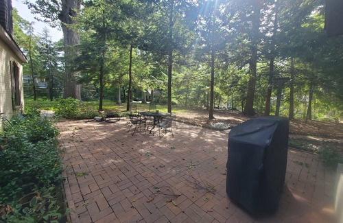 Waukazoo Woods House | Prime Location Near Lake Mac & Michigan - Guest Rated 9.8