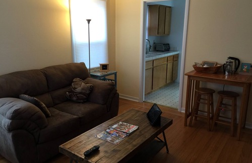 East Sacramento House | Premium 2 BR East Sac Guest House Near Downtown & Midtown