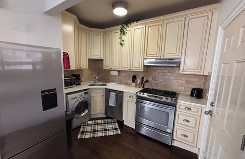Bayonne Apartment | 2 BR 15 Min to NYC: Parking, Pets OK, Laundry