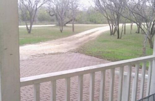Comanche House | Ideal 2BR House on Acres, Minutes from Downtown San Antonio