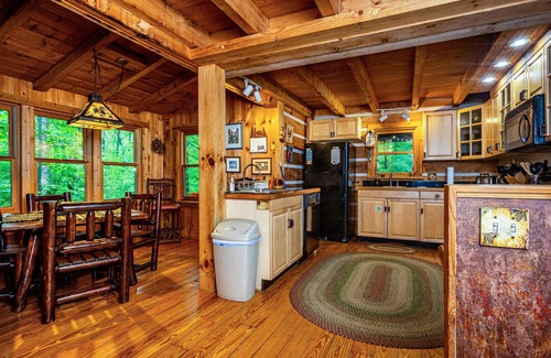 Gnaw Bone Cabin | Family-Friendly Retreat with Spa, Hot Tub & High Ratings