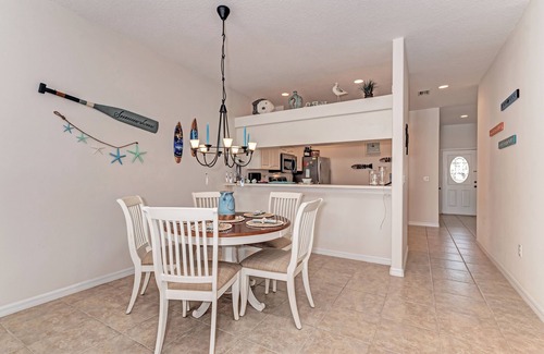 Bradenton Villa | Beautiful 2BR Villa near Anna Maria Island with Pool & Spa