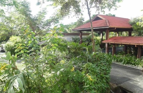 Kuala Teriang Apartment | Cozy 2 BR Apartment with Mountain and Ocean Views