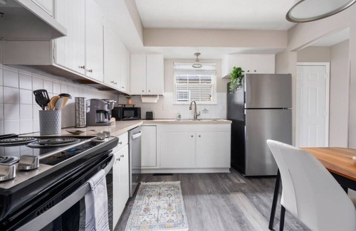 Heath Apartment | Cozy Alder and Oak: 2 BR Apartment with Patio Retreat