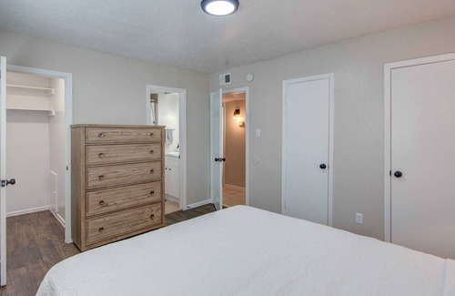 Willow Meadows/Willowbend Area Apartment | 2 BR APT SOUTHWEST HOUSTON 5 MIN FROM NRG STADIUM
