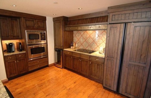 Aspen Condo | Idyllic 2 BR Aspen St. Regis Residence Club with Spa & Views