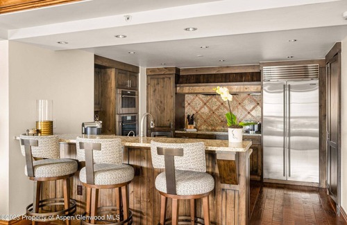 Aspen Condo | Idyllic 2 BR Aspen St. Regis Residence Club with Spa & Views