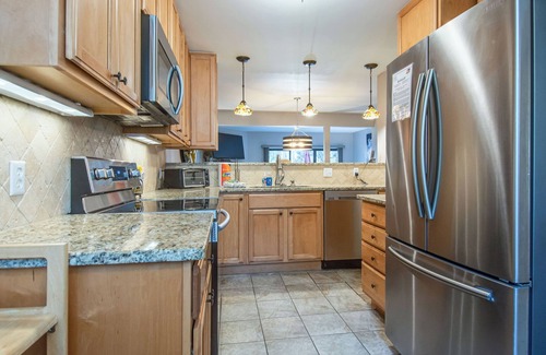 Shipyard Plantation Villa | Beachwalk Retreat: Pet-Friendly with Ocean Views & Grill