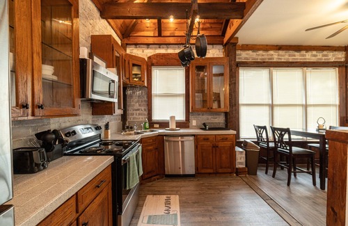 Montgomery House | Pet-Friendly Cloverdale Duplex with Ocean View & Spa