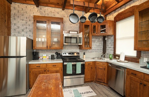 Montgomery House | Pet-Friendly Cloverdale Duplex with Ocean View & Spa