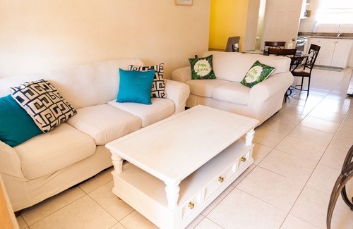 Maxwell Condo | Beachside 2 BR Condo with Pool, Hot Tub & Top Amenities