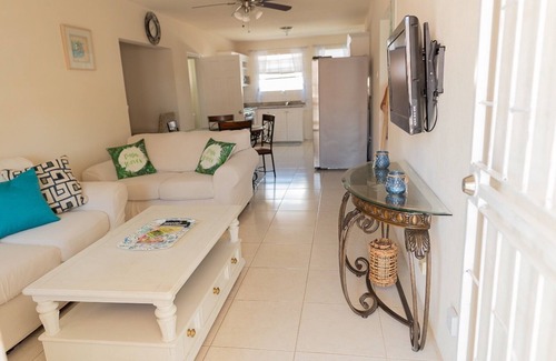 Maxwell Condo | Beachside 2 BR Condo with Pool, Hot Tub & Top Amenities