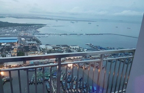 Pluit Condo | Seaside Escape: 2 BR Condo with Fantastic Ocean Views