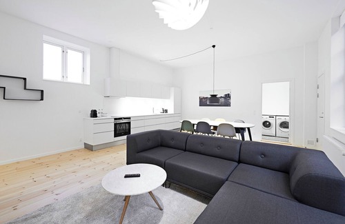 Osterbro Apartment | Stylish 2-Bed Retreat in Central Østerbro with Terrace