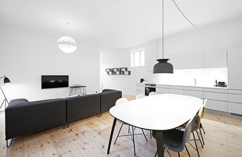 Osterbro Apartment | Stylish 2-Bed Retreat in Central Østerbro with Terrace