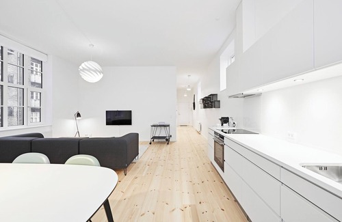 Osterbro Apartment | Stylish 2-Bed Retreat in Central Østerbro with Terrace