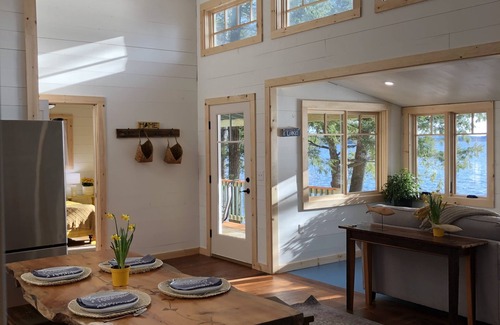 Sidney Cottage | Exceptional 2 BR Lakefront Cottage in Belgrade Lakes