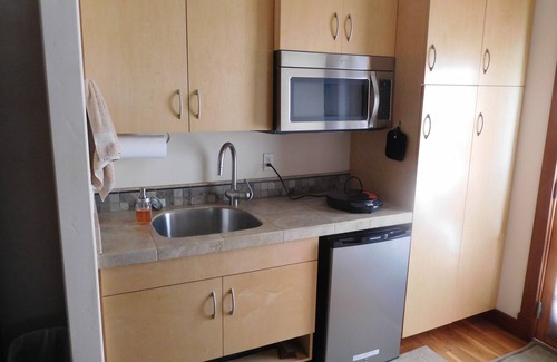 Soquel House | Inviting 2 BR Retreat in a Secluded Soquel Hideaway