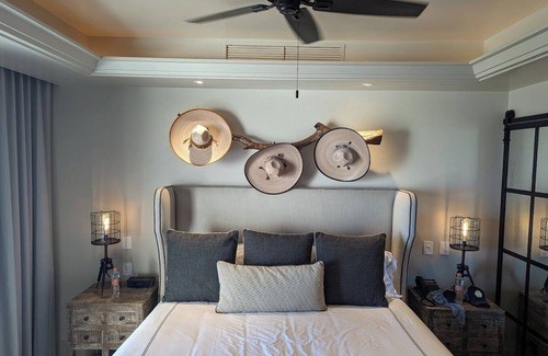 Los Cangrejos II y III Resort | 2 BR penthouse in luxury Cabo San Lucas
