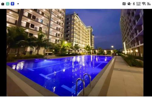 Paranaque Apartment | Guest Rated 10/10: Cozy 2 BR Condo Near Airport