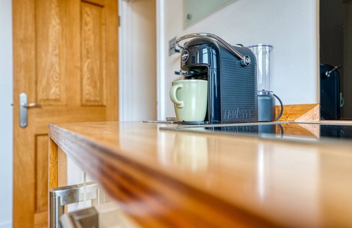 Southampton City Centre Apartment | Modern City Apartment in Southampton: Sleeps 6, Pet Friendly