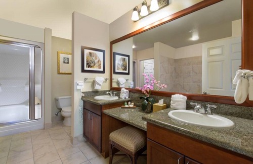 Las Vegas Resort | Ocean View 2 BR Suite with Pool and Breakfast Included