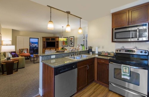 Las Vegas Resort | Ocean View 2 BR Suite with Pool and Breakfast Included