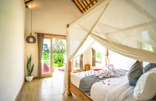 Melayang Villa | Scenic 2 BR Villa with Rice Paddy Views & Sunset Glow