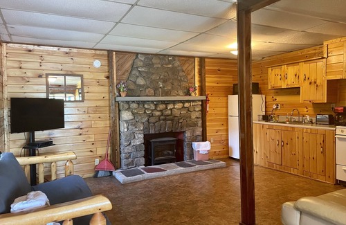 Lake Luzerne-Hadley Cabin | Waterfront Lodge Suites with Breathtaking Mountain Views