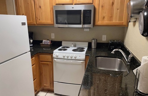 North Park City Cabin | 2 BR with a Murphy bed, 1 Bath, walk to Park City Mnt Ski Resort and downtown
