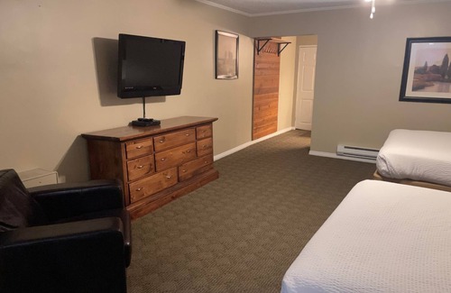 North Park City Cabin | 2 BR with a Murphy bed, 1 Bath, walk to Park City Mnt Ski Resort and downtown