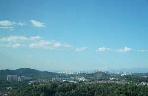 Seri Kembangan Apartment | Guest Rated 9/10: GEP 5 Star Hotel with Pool & Hot Tub